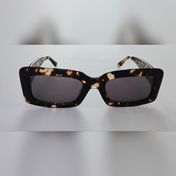Diff Tortoise Shell Rectangular Sunglasses. 51-23- 140. Excellent Condition. - Picture 5 of 7